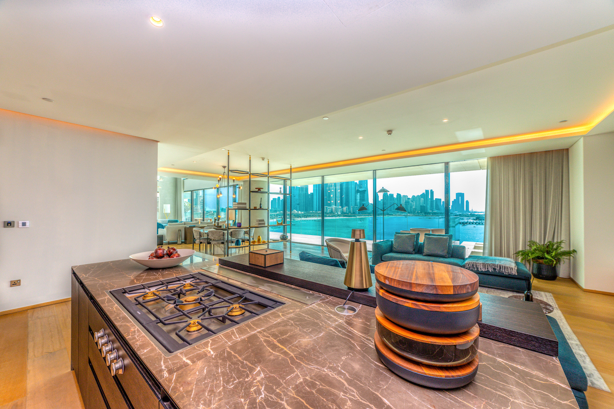 One at Palm Luxury apartment Kitchen and view